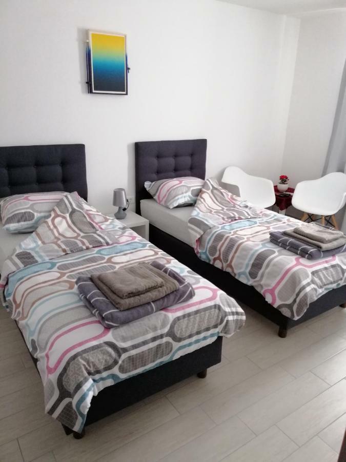 Studio Apartment Mila Pula Exterior photo